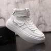 Projektant mody Men Business Wedding Buty Luksusowy styl Wysokie Top Male Footwear Casual Shuters Białe okrągłe palce grube dolne buty przyczynowe Y51