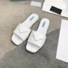 2021 klapki damskie damskie slajdy pantofel letnie seksowne sandały męskie luksusy projektanci prawdziwe skórzane sandały na platformie mieszkania moda stare buty w kwiaty damskie plażowe