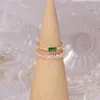 Pierścionki klastrowe Bohemia Emerald Green Crystal Women Ring Dwuwarstwowa przezroczysta cyrkonia Elegancki Bijoux Zaręczynowy palec Prezent na boże narodzenie Klejnot
