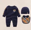 Högkvalitativ mode Nyfödd jumpsuits Spädbarn Baby Boys and Girls Romper Designer Kläder 100% Cotton Kids Luxury Rompers Hat Bibbs 3 -stycken Set