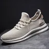 2021 Toppkvalitet Män Sneakers Flat Male Casual Skor Bekväma Män Skor Andningsbara Mesh All Match Sport Sko med Box Storlek 39-44