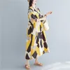 Johnature Femmes Robes décontractées d'été Col en V Demi-manche Plus Taille Femmes Vêtements Coton Lin Robes Vintage 210521