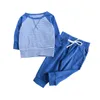 Zestawy odzieżowe Dziecko 0-24m Born Chłopiec Paski Ubrania Cute Pullover Top i Spodnie Outfits Set 1551 B3