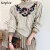 Koreanische schwere Arbeit Blume Stickerei Strickpullover Frauen O Neck Pullover Laterne Langarm Pull Femme Winter Sueter 210422