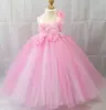 2021 Pembe Basit Çiçek Kız Elbise Spagetti Balo Tül Lilttle Çocuklar Doğum Günü Pageant Weddding Gowns ZJ0465