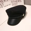女性の男性のミリタリー帽春秋の帽子の帽子PUレザーレディースベレー帽フラットトップキャップキャップトラベルキャデット八帽帽子