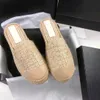 Été Femmes Espadrilles Pantoufles De Luxe Designer Solide Couleur Mixte Patchwork Sans Lacet Maison Loisirs Chaussures Éraflures Mode Dames À Semelles Plates Pl