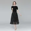 Kvinnor Sommardesigner Vintage Black Party Robe Två Piece Set Kvinna Eleganta Sexiga Blommor Sequins Kjol och Stickade Toppar Suit 210525