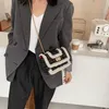 Popularne damskie w jesień Koreański styl Messenger Tkaniny Pearl Fashion Mała kwadratowa torba