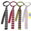Mimi-Krawatte, dünn, schmal, flach gestrickt, Kontrastfarbe, gestreift, Schwarz, Rot, lässig, Persönlichkeit, kreativ, Trend, alles passend