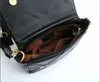 Topp tre -stycken Kvinnor Single Shoulder Bag Den mest multi Pocket Accessory Nylon Leather Messenger Cross Body Womens Handbag 2665