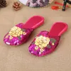 Slippers Mulheres chinesas Bordado lantejoulas florais escorregadia em apartamentos sandálias Flip Flop Sandals Breathable 5Colors U02