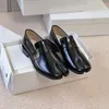 Yüksek kaliteli Marka Bayan Ayakkabı Split-Boed Yumuşak Patent Deri Ayak İngiliz Tarzı Trotter Muller Loafer'lar Düz Topuk Taban Bölünmüş Çatal Tembel Rahat Büyük Kafa