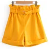 gele shorts voor dames