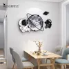 Petit astronaute silencieux Quartz acrylique décoratif horloge murale Design moderne salon décoration de la maison montre murale Stickers muraux 210724