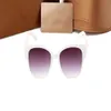 Diseñador de lujo gafas de sol hombres anteojos Sombras al aire libre PC Frame Fashion Classic Lady Gafas de sol Espejos para mujeres