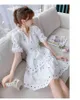 Элегантная мода сладкая белая вышивка мини-платья винтаж V-образным вырезом слоеная рукава высокая талия тонкие платья женские Vestidos 210519