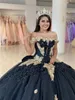 2022 Black TquineAnera платья аппликации с бисером с плечами принцесса мяч платья выпускной вечеринка носить сладкое 16 платье Vesqueass Masquerade платье WJY591
