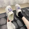 مجموعة الساخنة koop diy شوينين سحر فور croc لوكي الكرتون handgemaakte سحر مصمم kwaliteit tuin schoen decoratie meisje