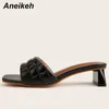 Mode Sexy Dames Slippers Beknopt geruit naaien Ondiepe hoofd Peep Toe PU Square Hak Damesschoenen Zomer 210507