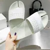 2021 Mens and Womens Split toe Flat Slippers Sandals Italian Designers Exclusive Customization Couples Travel Beach Flip Flops Non slip Wear resistant Sole