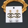 Orecchini a doppia lettera a doppia lettera di alta qualità 22SS Accessori per i gioielli di spina per la rina di spins di cristallo di perla.