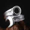 Mode Vintage Retro Mannen Biker Ring Band Ringen Spanner Gebogen Mechanic Moersleutel Tool Roestvrij staal Zware Hip Hop Vinatge-stijlen