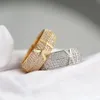 Europe America Style Fashion Lady Femmes Laits Gravure Gravure 18K Gold Plate Roman Numerals Full Diamond Ring Rings Taille US6-US9