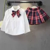 Höst och vårskola stil mode tjejer klänning uppsättning vit skjorta topp med plaid knut slips + pläd kläder 210515