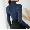 Koreanska versionen av ren färg långärmad bottenskjorta tjej turtle neck tröja hög krage i höst vinter 7231 50 210508