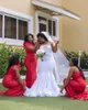 2021 Afryki Red Jedno ramię Syrenki Druhna Dresses Drapowane Sweep Pociąg Garden Country Wedding Goście Gowns Maid of Honor Dress Plus Size Długość podłogi