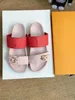 BOM DIA FLAT MULE 1A3R5M Coole, mühelos stilvolle Slides, 2 Riemen mit angepassten goldenen Schnallen, Damen-Sommerpantoffeln