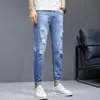 Mäns Jeans Sommar Mens Slim Passar Pants Skinny Koreansk Ankellängd Byxor Tunn Ripped Denim