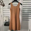 Vestidos casuais femininos malha sem mangas clássico estampado com letras de alta qualidade vestido fino feminino verão