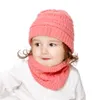 Set di cappelli e sciarpe per bambini multicolore 2 pezzi più berretto invernale per bambini addensato in velluto per bambini set sciarpa cappello lavorato a maglia XDJ074