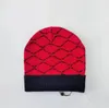 2022デザイナーの高級ビーニーキャップの女性の男性秋冬の帽子スポーツニット帽子厚い暖かいカジュアル屋外スカルキャップ