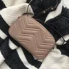 Kvinnans designerväskor Vågiga mönster Luxury äkta läder axelväska blixtlås öppning crossbody handväska kommer med låda svart röd naken vit storlek 24 cm