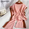 Gaganight Dois Pedaço Set Mulheres Sem Mangas Tanques De Malha e Pé largo Long Calças Outfits Casual Verão Knitwear Tracksuit 210519