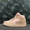 Womens Jumpman 1 Basketbalschoenen 1s Mid Og Dames Coral Gold Stardust Chaussures Trainers Sneakers Sportschoen