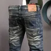 Włoski styl Moda Mężczyźni Jeans Retro Dark Blue Elastyczne Slim Fit Ripped Haft Vintage Designer Casual Denim Spodnie O1is