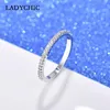 Anéis de casamento Ladychic simples redondo cristal para mulheres cor prata empilhável anel fino requintado jóias amante lr1082