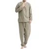 Vêtements de sommeil pour hommes Plus Taille Hommes Pajama Ensemble Couleur Solid En automne Hiver Sleeve à manches longues Loose V Cou Casual Homme Pyjamas Combinaison Home Homewear