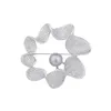 Broches, broches 2021 Mode Charme Broches de style de fleur plaqué argent pour femme Broche de conception de fête de mariage