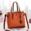 Shoulder Bags 2022 Fashion Luxury Totes Large-Capacity Hit Color Handbag Literary Youth Famous Brands Women'S Crossbody