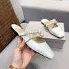 JC Jimmynessity Choo Middle Summer Nouvelles pantoufles de perles talons ouverts ouverts Sandales de ramine de conduite épaisse à talons à talons plats chaussures pour femmes