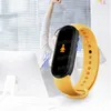 Nyaste M6 Smart Armband Watch Fitness Tracker Real Puls Blodtrycksmätare Färgskärm IP67 Vattentät för utomhus- och inomhussport