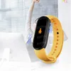 Montres Le plus récent M6 Bracelet intelligent montre Fitness Tracker réel fréquence cardiaque moniteur de pression artérielle écran couleur IP67 étanche pour l'extérieur et