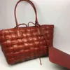 Sacs de soirée Sac à bandoulière de haute qualité Sac à main de luxe Dign Rembourré Tissé Faux cuir Femmes Fourre-tout Lady Plaid Automne Hiver Pur Grand Voyage 220302