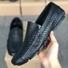 2021 Mężczyzna Designer Woven Shoes Slip On Moccasins Jazdy Lace Up Lekkie Mieszkania Skórzane Przypadkowe Łódź Walking Outdoor Buty W1