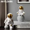 Modern heminredning astronaut figurer Födelsedaggåva till man pojkvän abstrakt staty mode spaceman skulpturer guld färg 211108